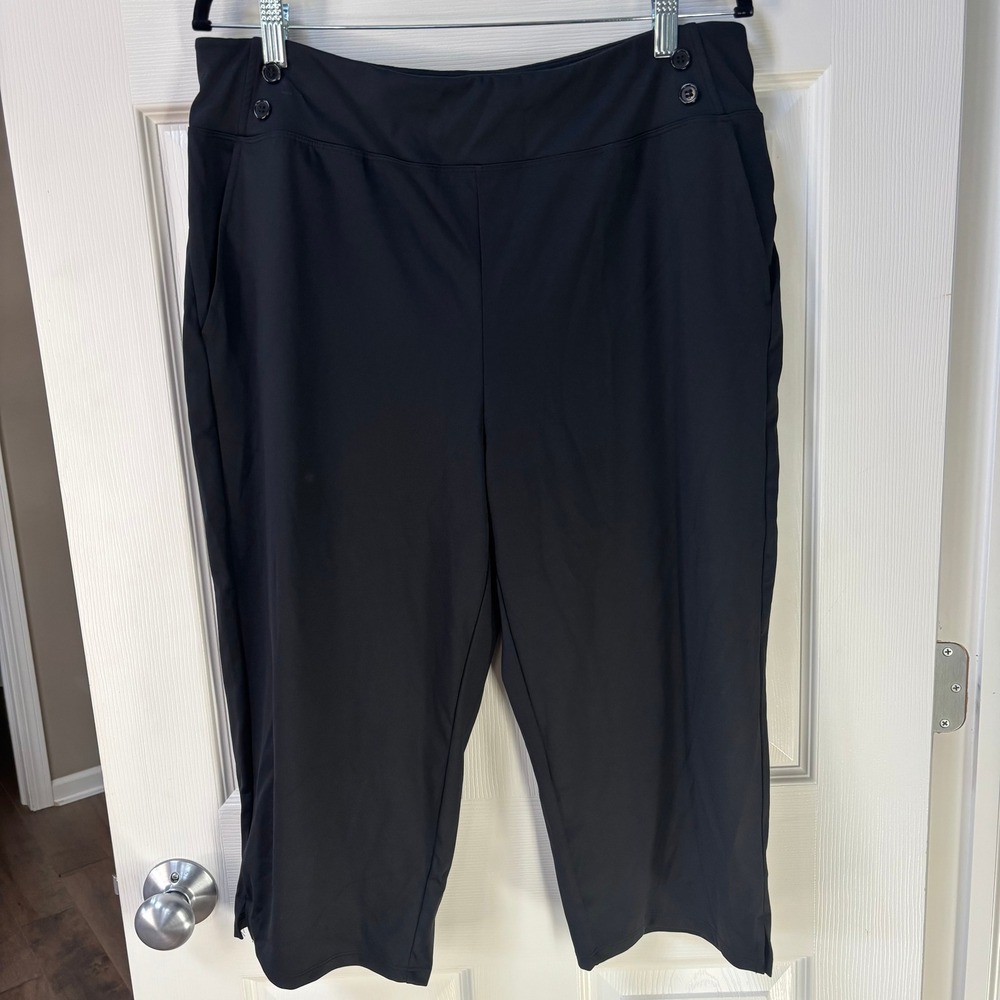 Halara NWT Black High Waisted Capri Pants Button Detail Pockets Activewear XL